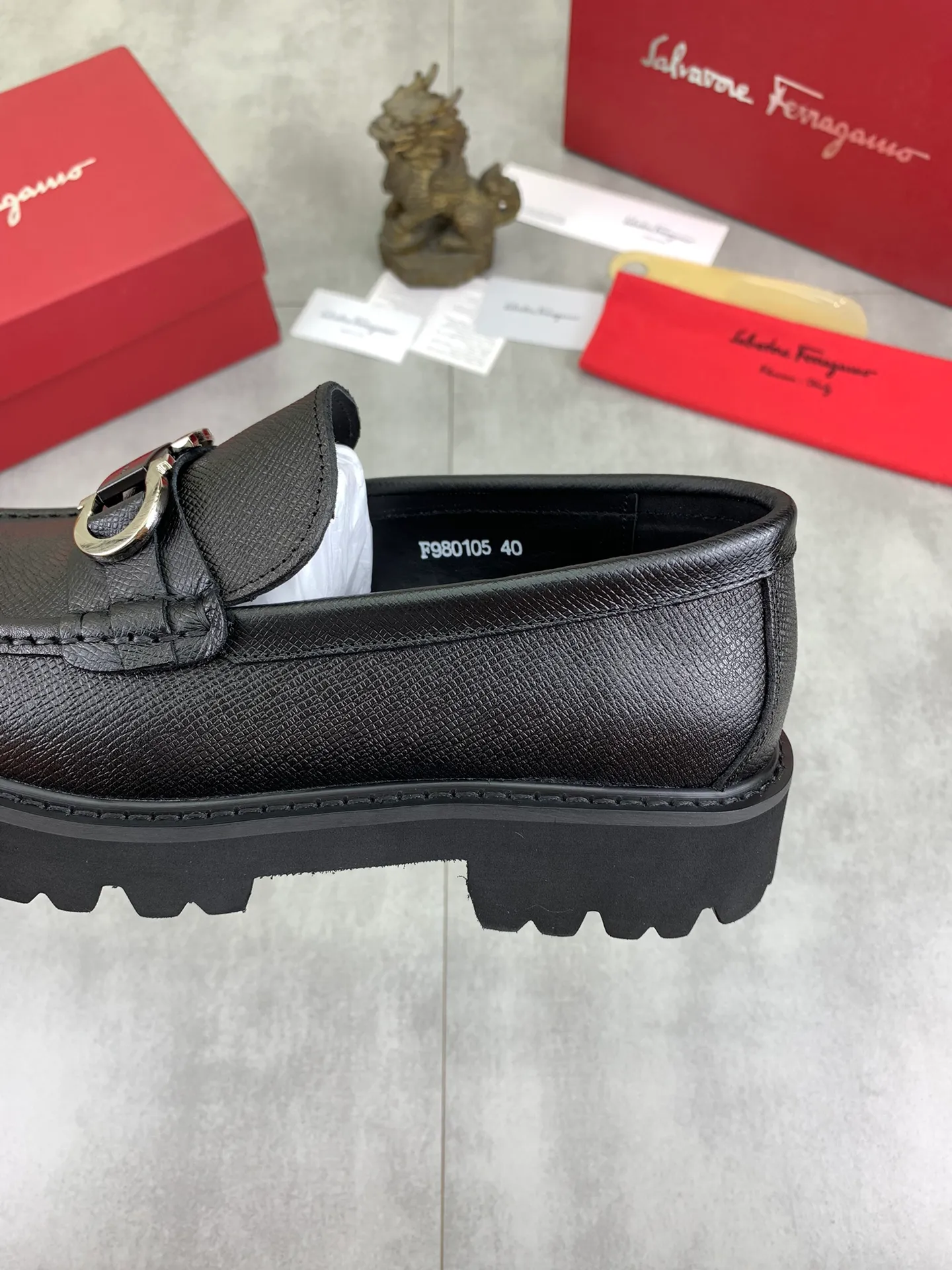 Men's Men's Shoes 💰P460💰[New Style] Water-dyed Niuli 🆘[Salvatore Ferragamo] Ferragamo's latest casual business leather shoes for men! Available at counters simultaneously! The fabric is made of specially imported original calfskin, the lining is made of imported water-dyed cowhide, and the original lightweight foam outsole is absolutely luxurious and leads the fashion trend. Matching code: 38-45; 4️⃣ colors available